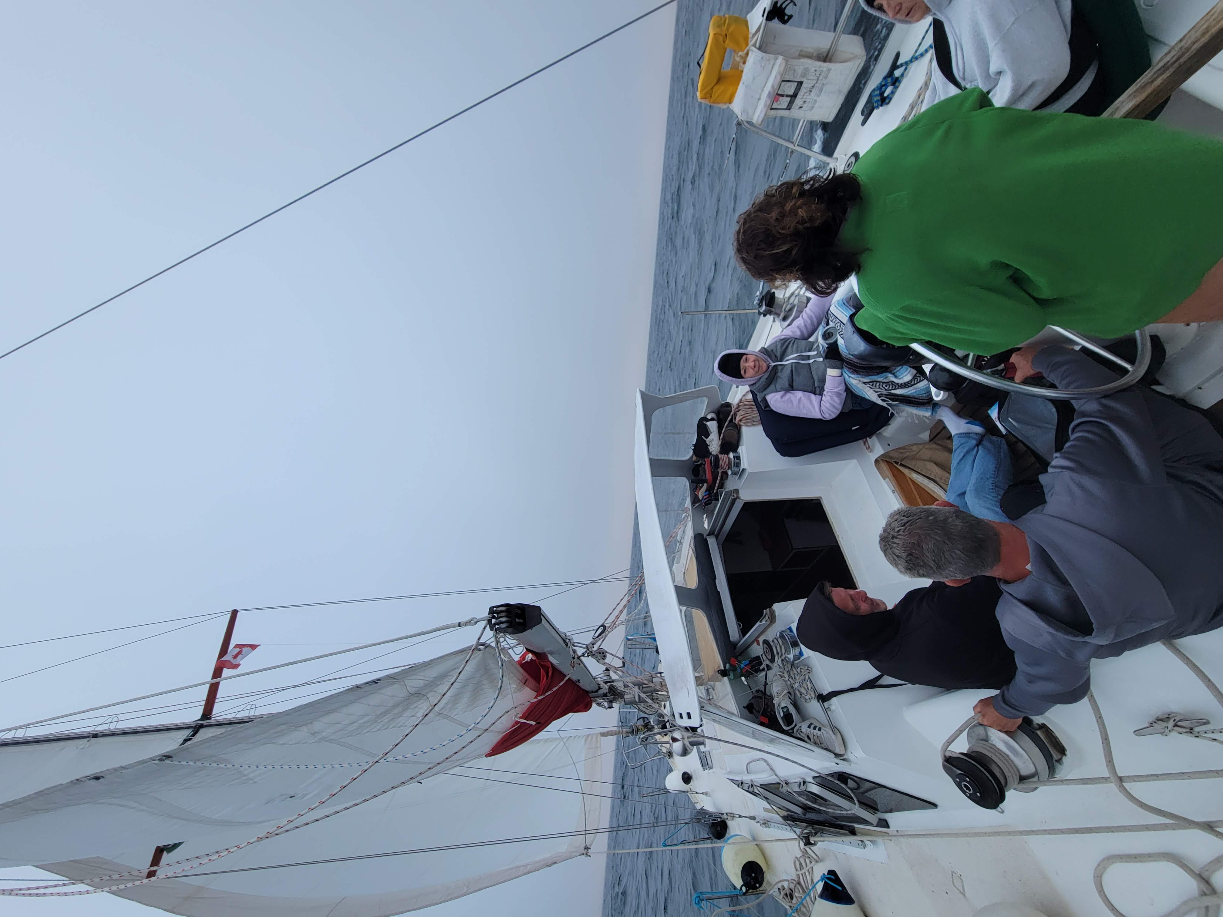 ../../img/catalinaharbor/sail.jpg